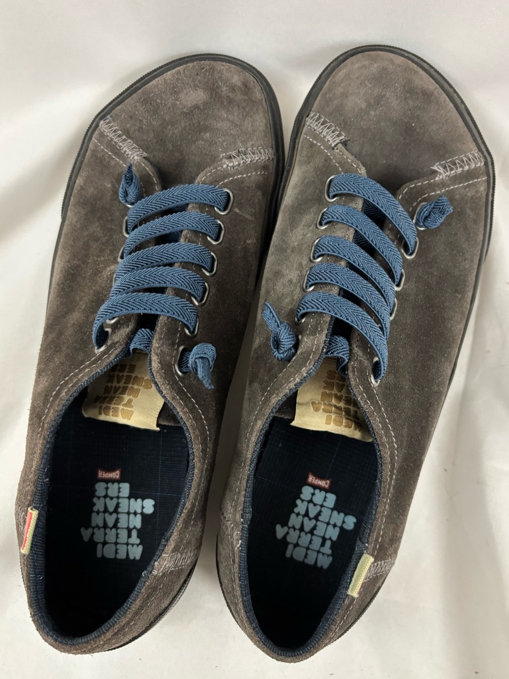 EUC Camper sz40 Peu Cami grey nubuck suede sneakers featuring blue elastic laces